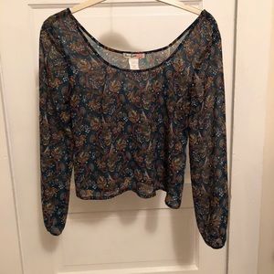 2/$10 Long sleeve crop top